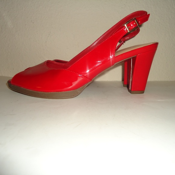 Bella-Vita Women's Varnishing Red Sandals Heel Size-8.5 - Picture 6 of 12